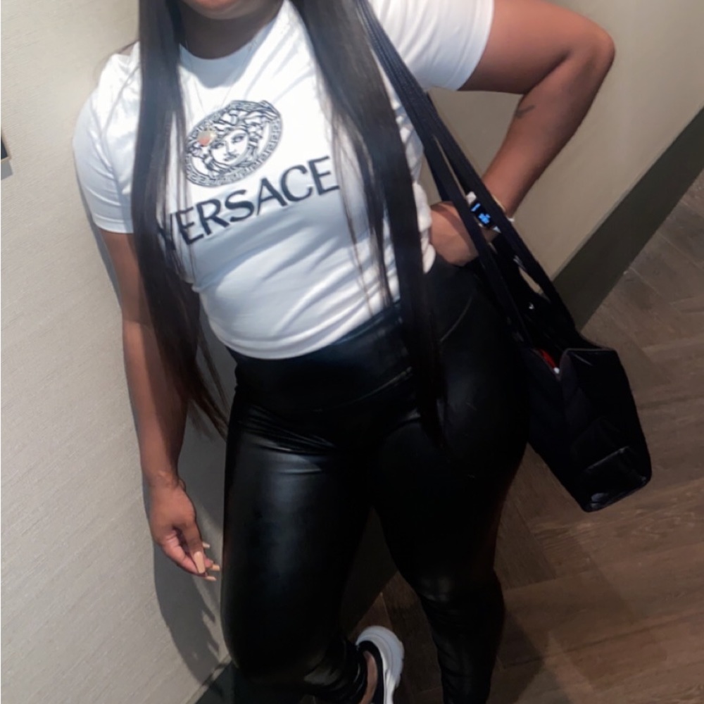 Worn twice! Selling it because i don’t care to wear it any more